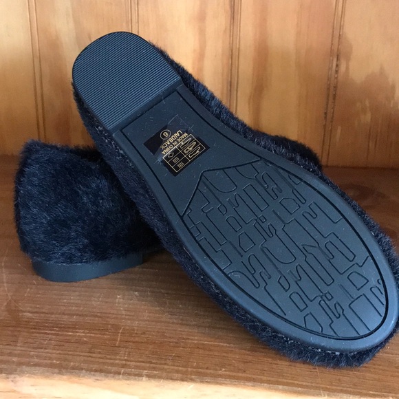 Slippers - Picture 4 of 6